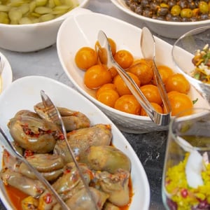 استمتعوا بتجربة فطور فاخرة في الصباح الباكر مع بوفيه فطور عالمي 5 نجوم يشمل مشروبات باردة وساخنة من هوليدي ان اند سويتس الخبر مقابل 65 ر. س. فقط