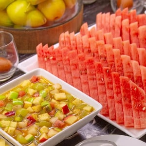 استمتعوا بتجربة فطور فاخرة في الصباح الباكر مع بوفيه فطور عالمي 5 نجوم يشمل مشروبات باردة وساخنة من هوليدي ان اند سويتس الخبر مقابل 65 ر. س. فقط