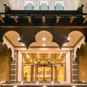 ابدؤوا صباحكم ببوفيه فطور مميز مع محطة طهي مباشرة وعصائر ومشروبات ساخنة وفواكه مقدم من فندق ويندهام جاردن الدمام مقابل 45 ر. س. فقط