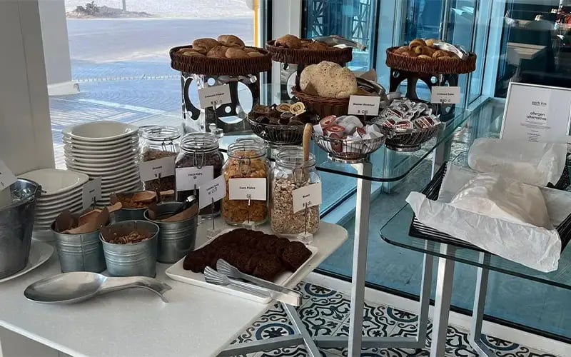 دلل نفسك وأحبائك ببوفيه فطور صباحي عالمي وشرقي في فندق بارك إن راديسون الدمام. مع مجموعة واسعة من الأطباق الطازجة والشهية التي ستجعل صباحك يبدأ بأفضل شكل مع خيارات متنوعة!.