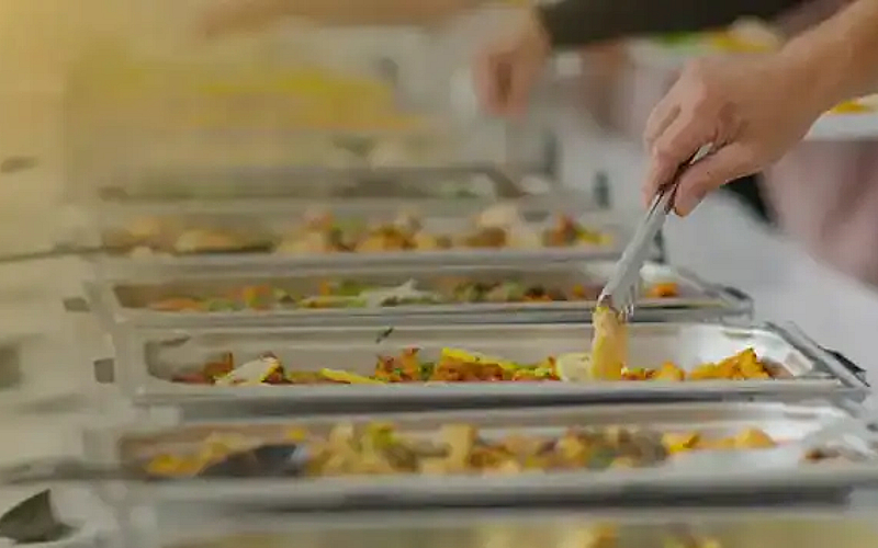 يشمل مشروبات وحلويات!