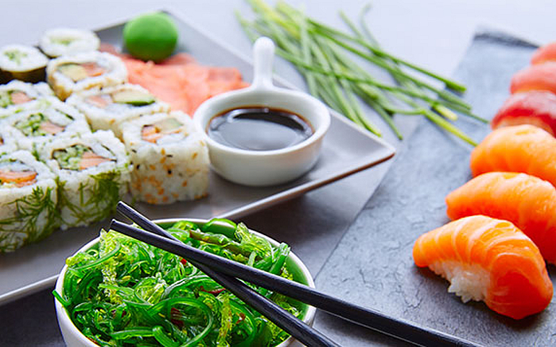 Unlimited sushi & soft drinks