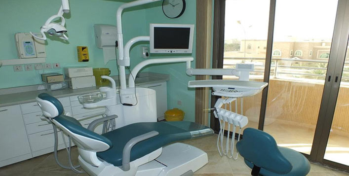 مركز العناية بالجمال لطب الاسنان والجلدية