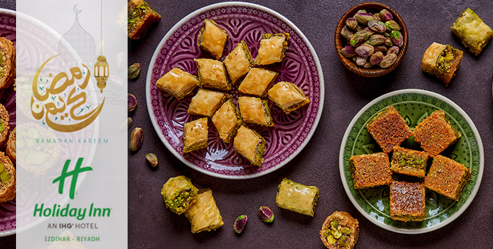 Oriental dishes, sweets and Ramadan drinks 