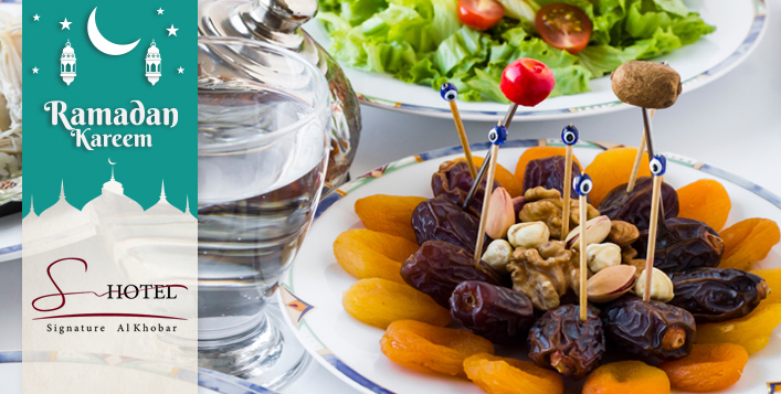 Arabic and Western dishes with Ramadan drinks