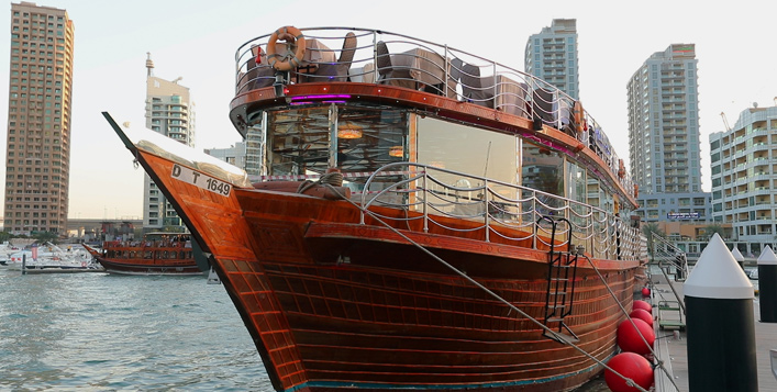 dubai marina catamaran cruise by kyka group