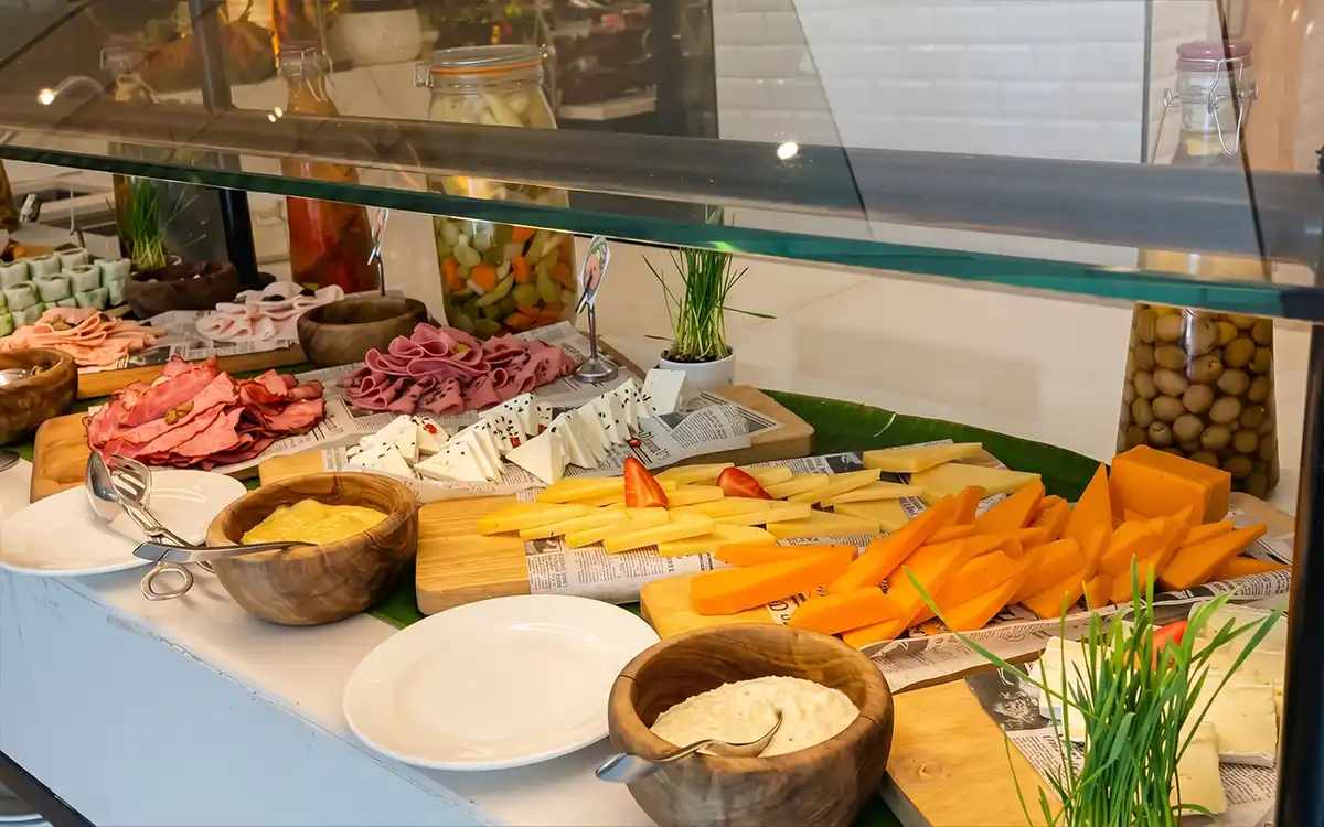 Deal Credit 5* Breakfast Buffet at Salt & Pepper, Al Bandar Rotana | Cobone Offers